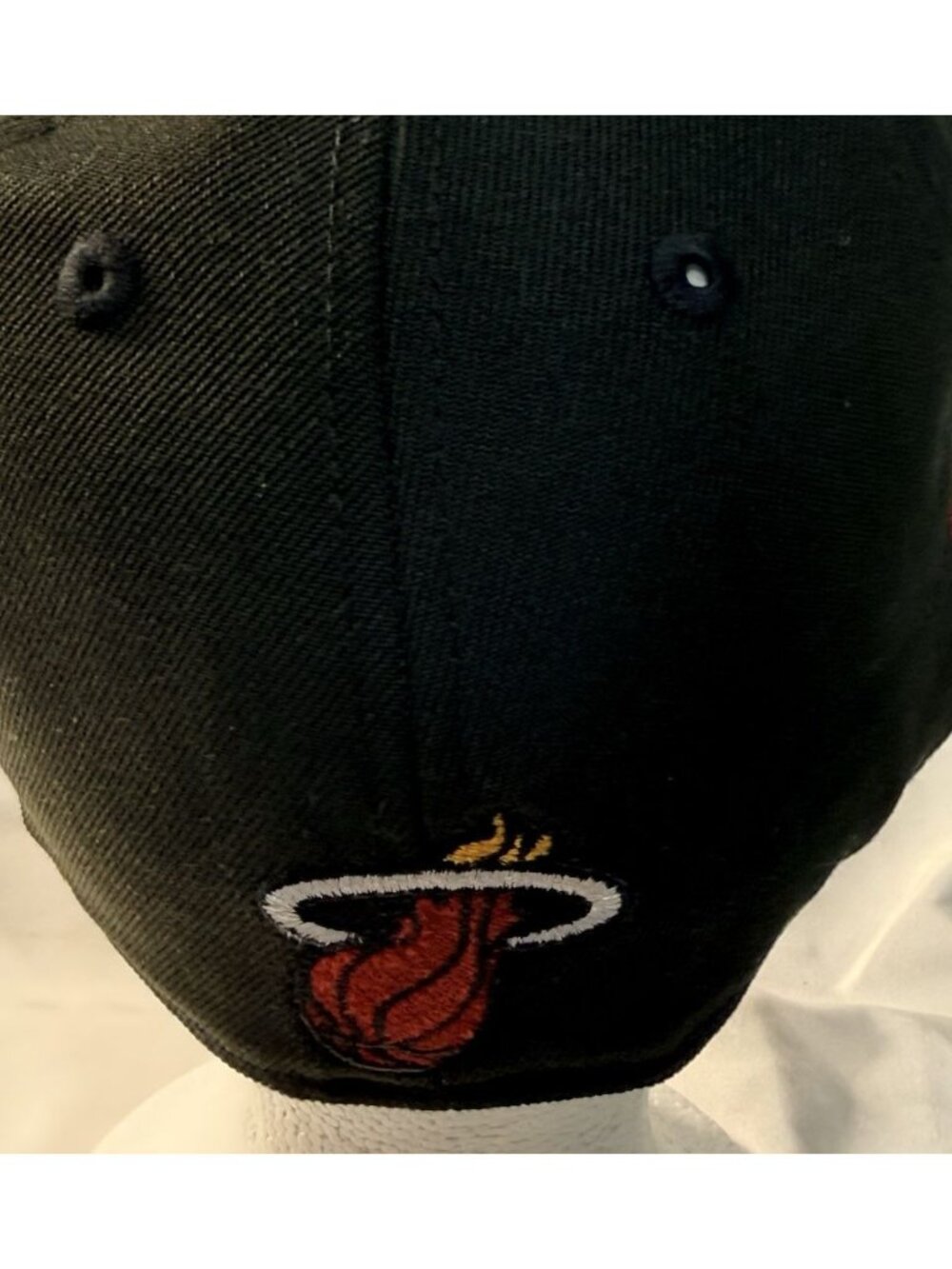 New Era Miami Heat 59 Fifty NBA Sz 6 7/8 Black Embroidered New Era Logo Classics - Picture 6 of 13
